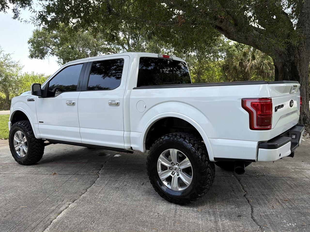 Ford F-150 4WD SuperCrew 145" Lariat 2016