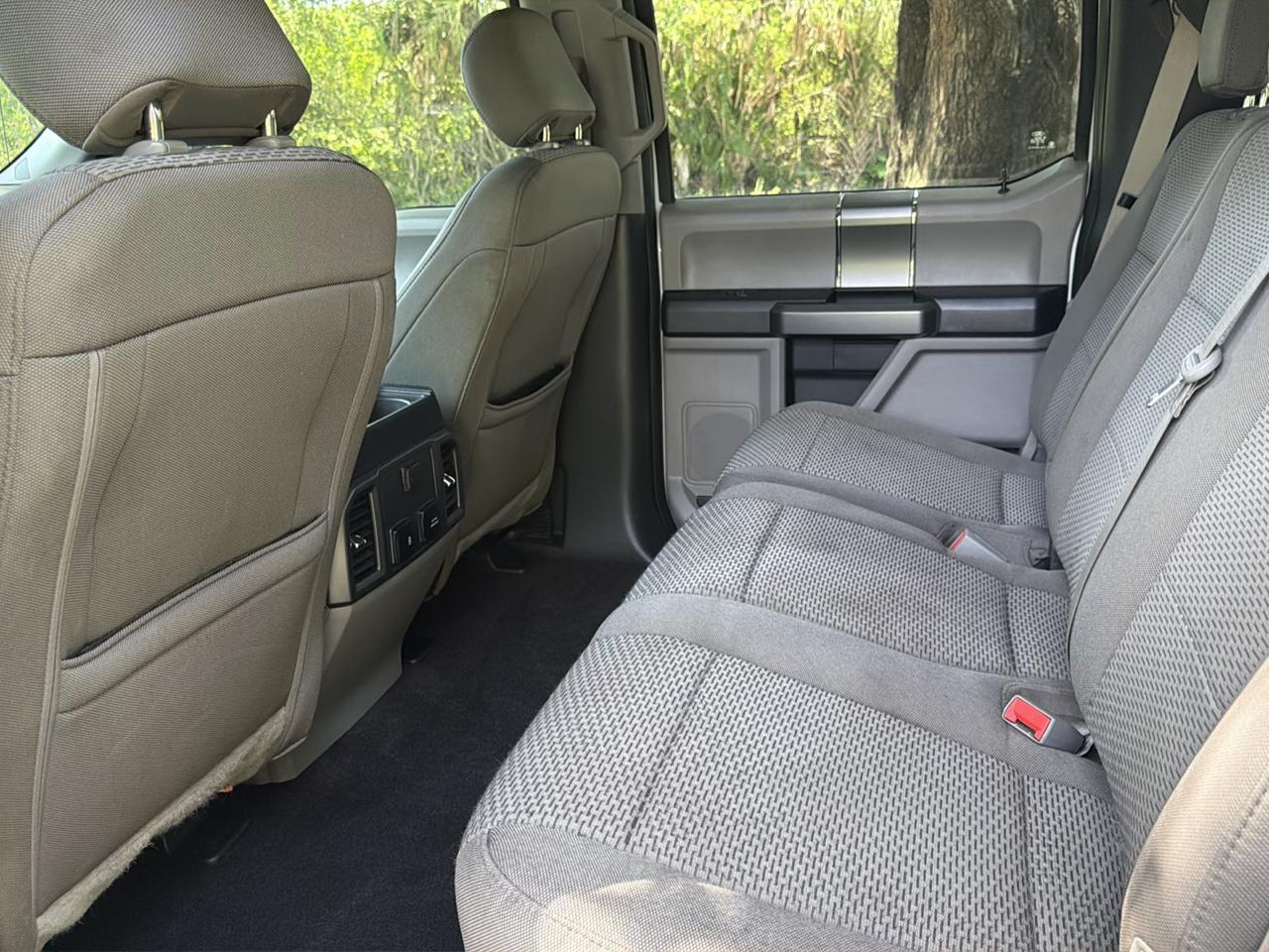 Ford F-150 2WD SuperCrew 139" XLT 2019