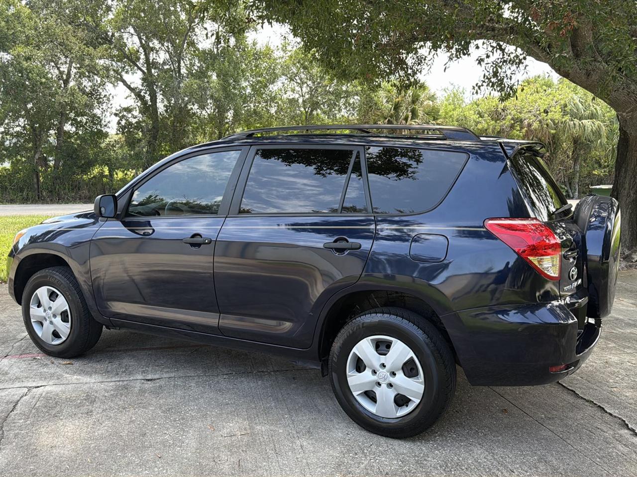 Toyota RAV4 2WD 4dr 4-cyl (Natl) 2007