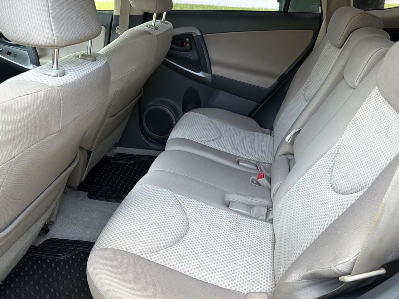 Toyota RAV4 2WD 4dr 4-cyl (Natl) 2007