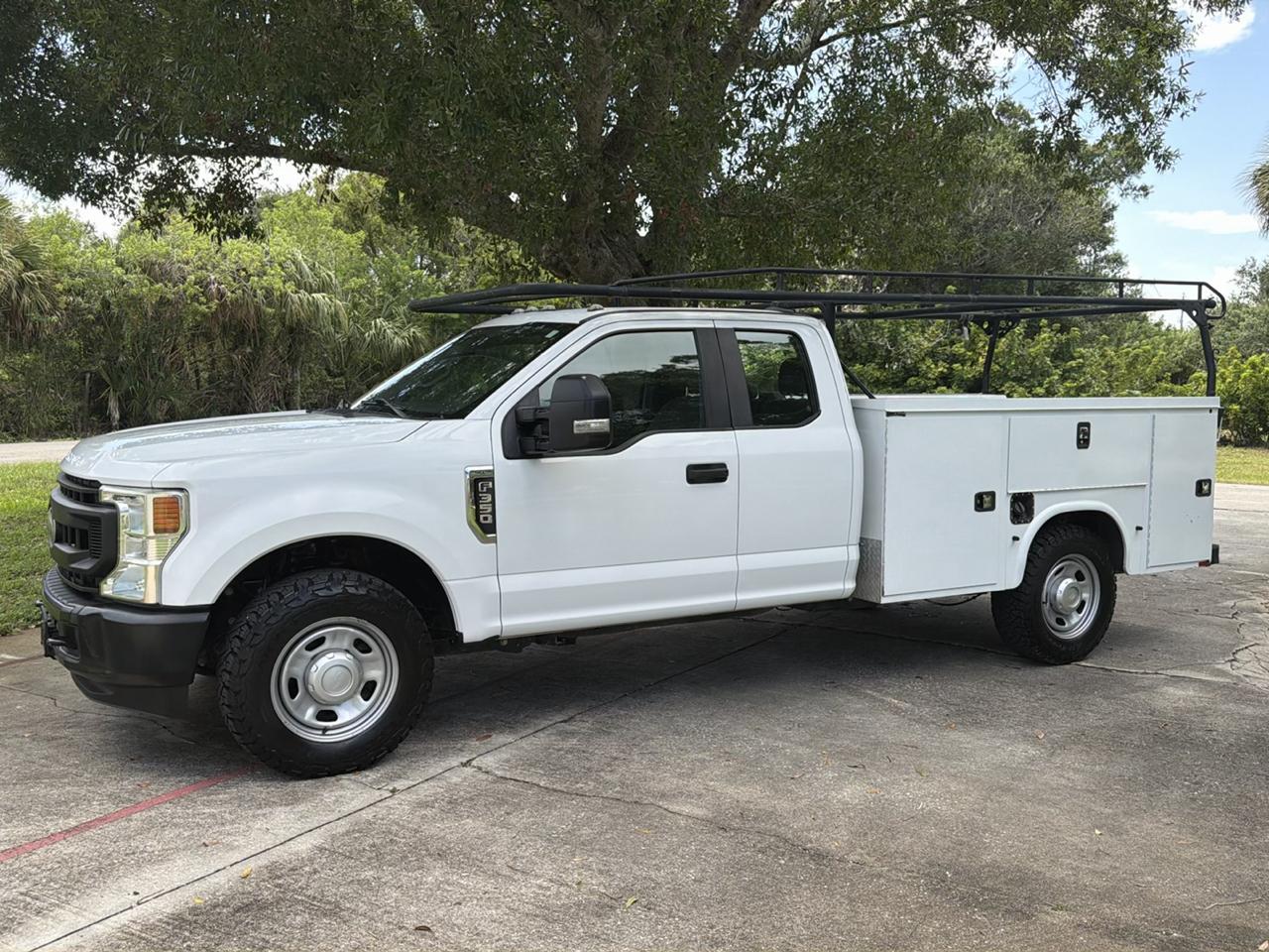 Ford Super Duty F-350 SRW Lariat 2WD SuperCab 168" WB 60" CA 2020