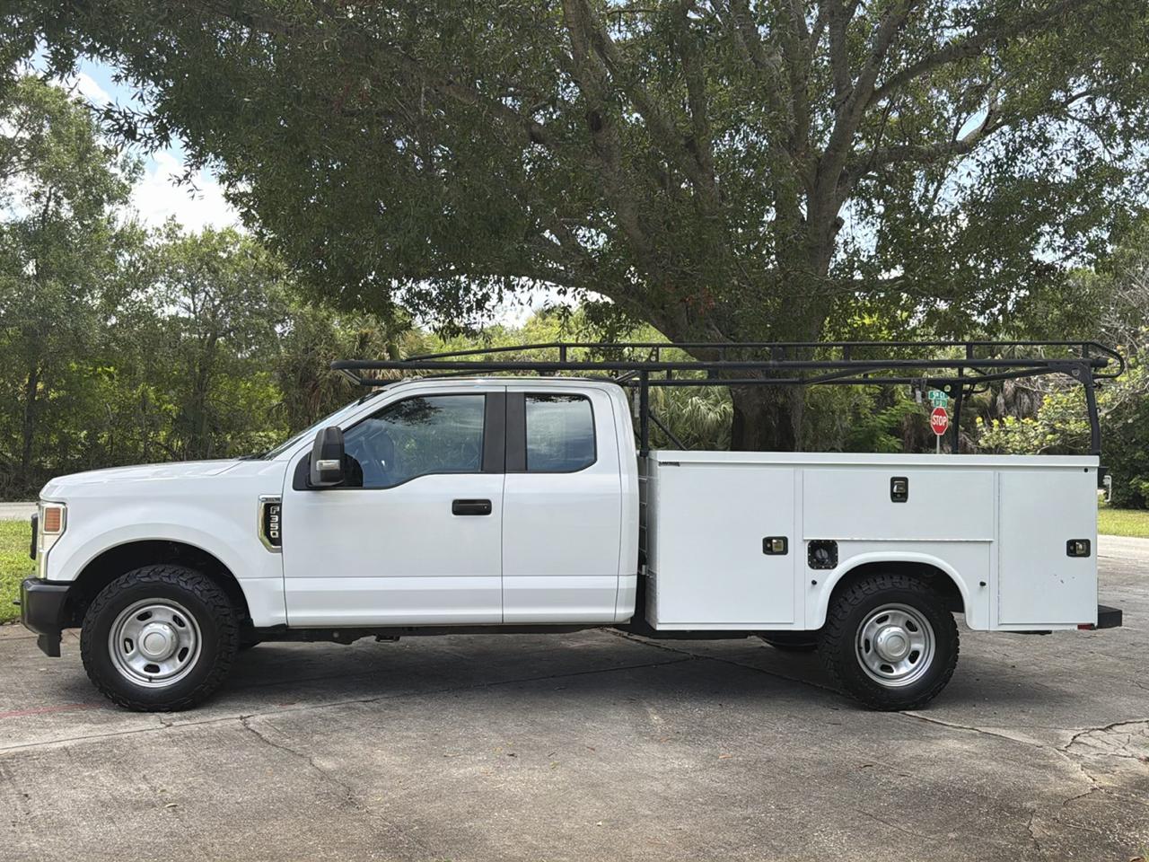 Ford Super Duty F-350 SRW Lariat 2WD SuperCab 168" WB 60" CA 2020