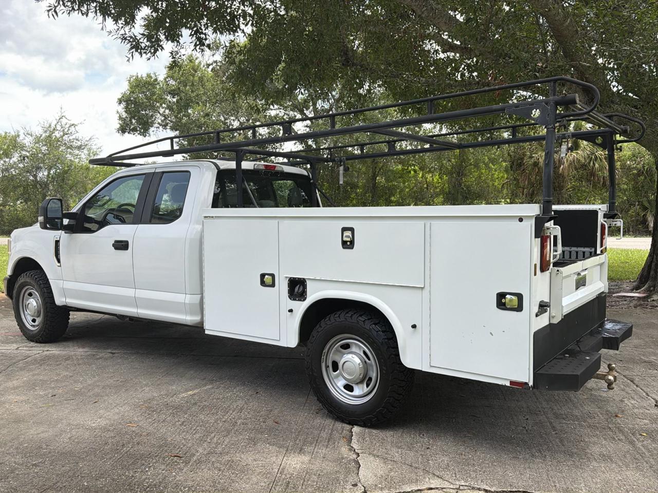 Ford Super Duty F-350 SRW Lariat 2WD SuperCab 168" WB 60" CA 2020