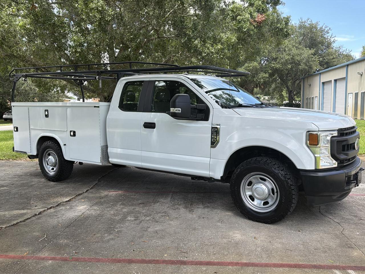 Ford Super Duty F-350 SRW Lariat 2WD SuperCab 168" WB 60" CA 2020