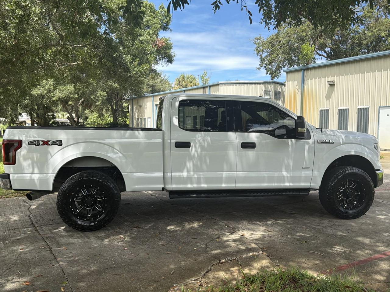 Ford F-150 4WD SuperCrew 145" XLT 2016