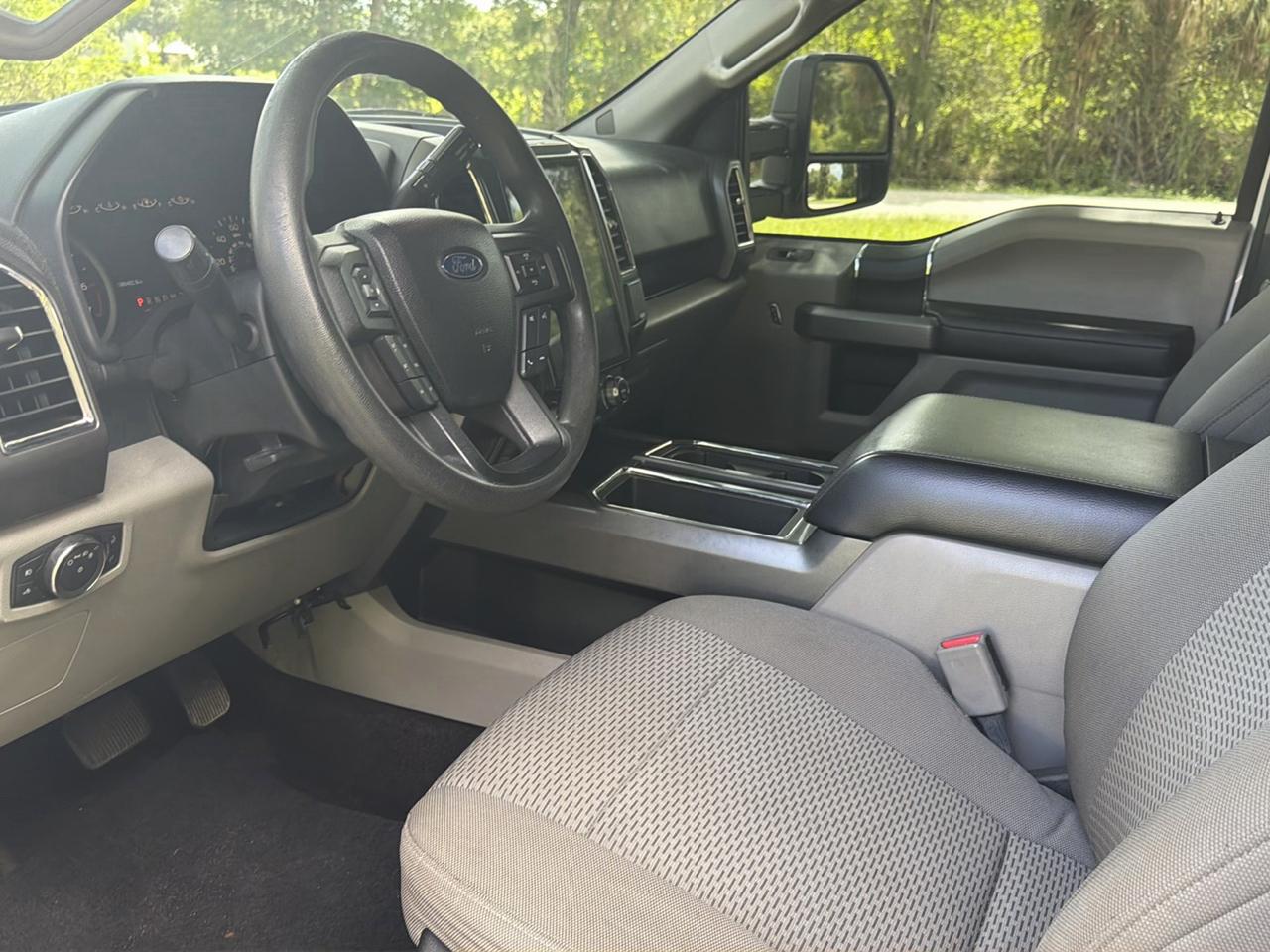 Ford F-150 4WD SuperCrew 145" XLT 2016