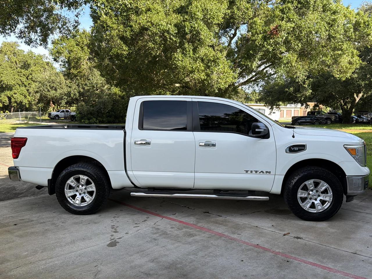 Nissan Titan 4x2 Crew Cab SV 2017