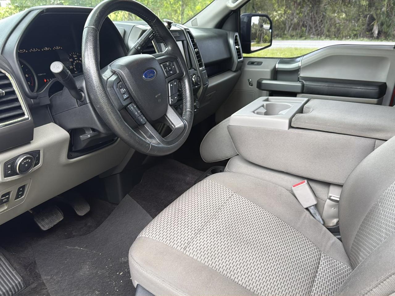 Ford F-150 4WD SuperCrew 145" XLT 2015
