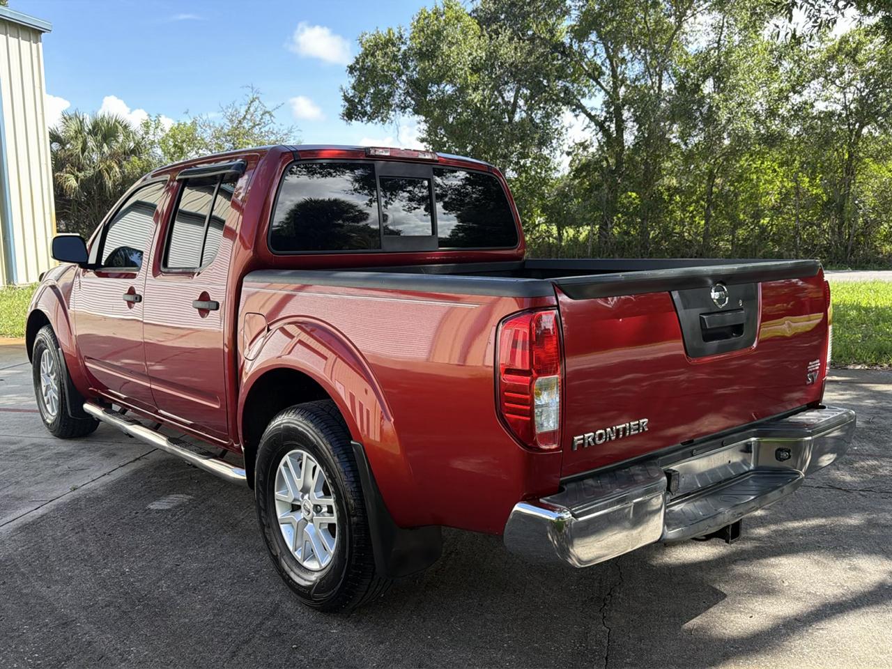 Nissan Frontier 2WD Crew Cab SWB Auto SV 2015