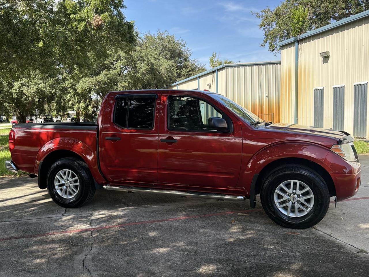 Nissan Frontier 2WD Crew Cab SWB Auto SV 2015