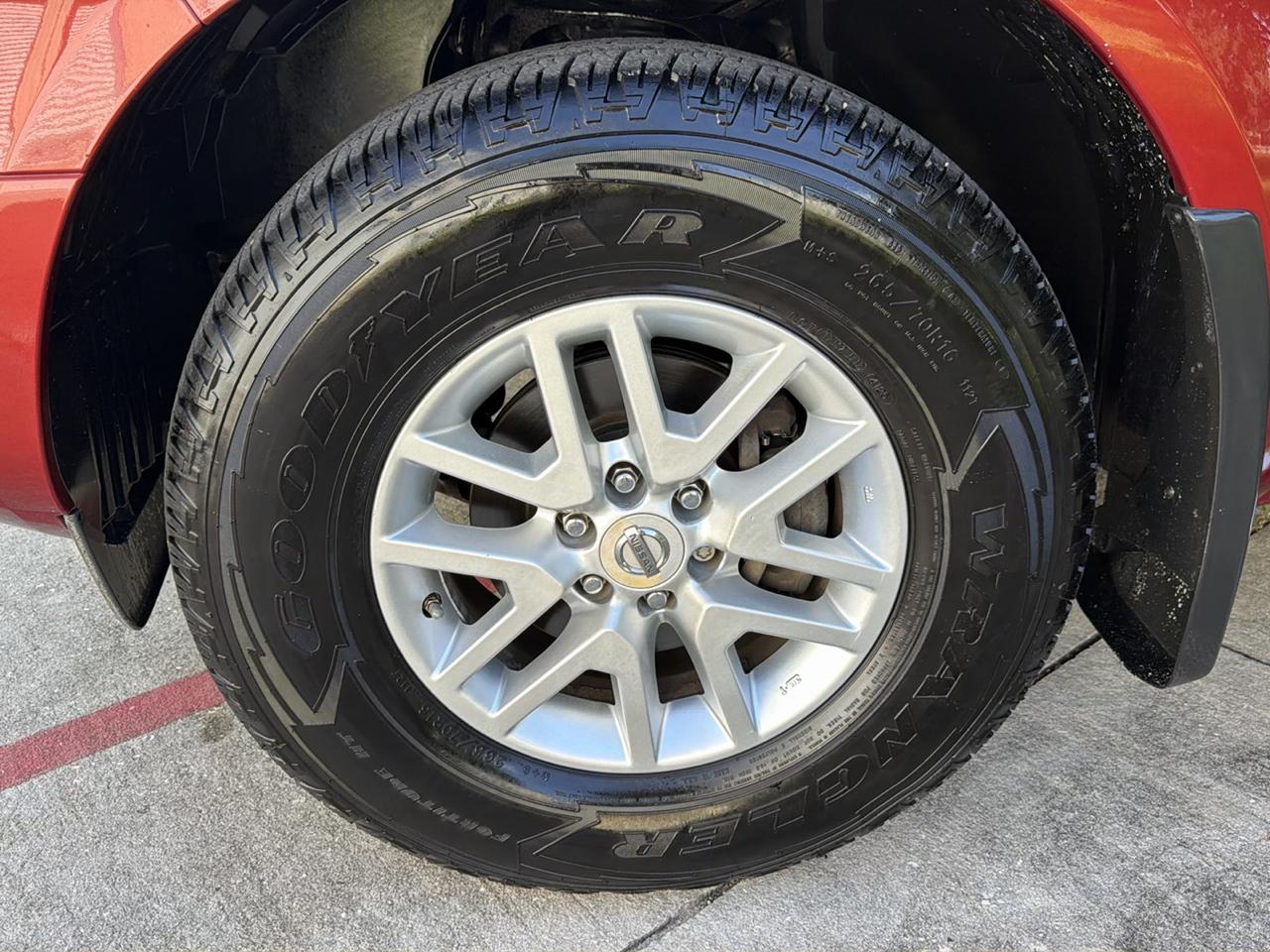 Nissan Frontier 2WD Crew Cab SWB Auto SV 2015
