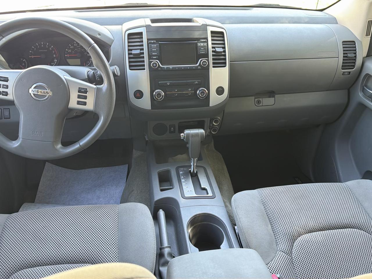 Nissan Frontier 2WD Crew Cab SWB Auto SV 2015