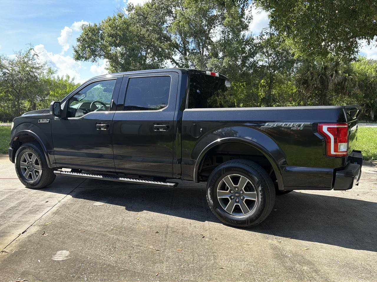 Ford F-150 4WD SuperCrew 145" XLT 2015