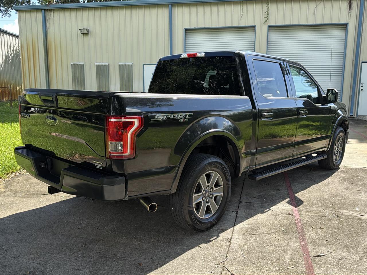 Ford F-150 4WD SuperCrew 145" XLT 2015