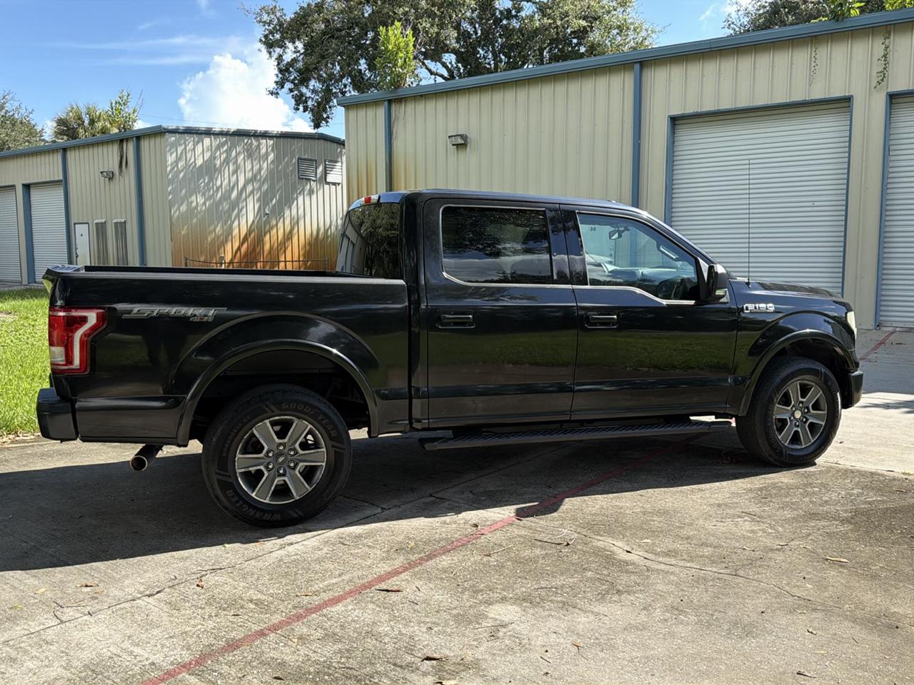 Ford F-150 4WD SuperCrew 145" XLT 2015