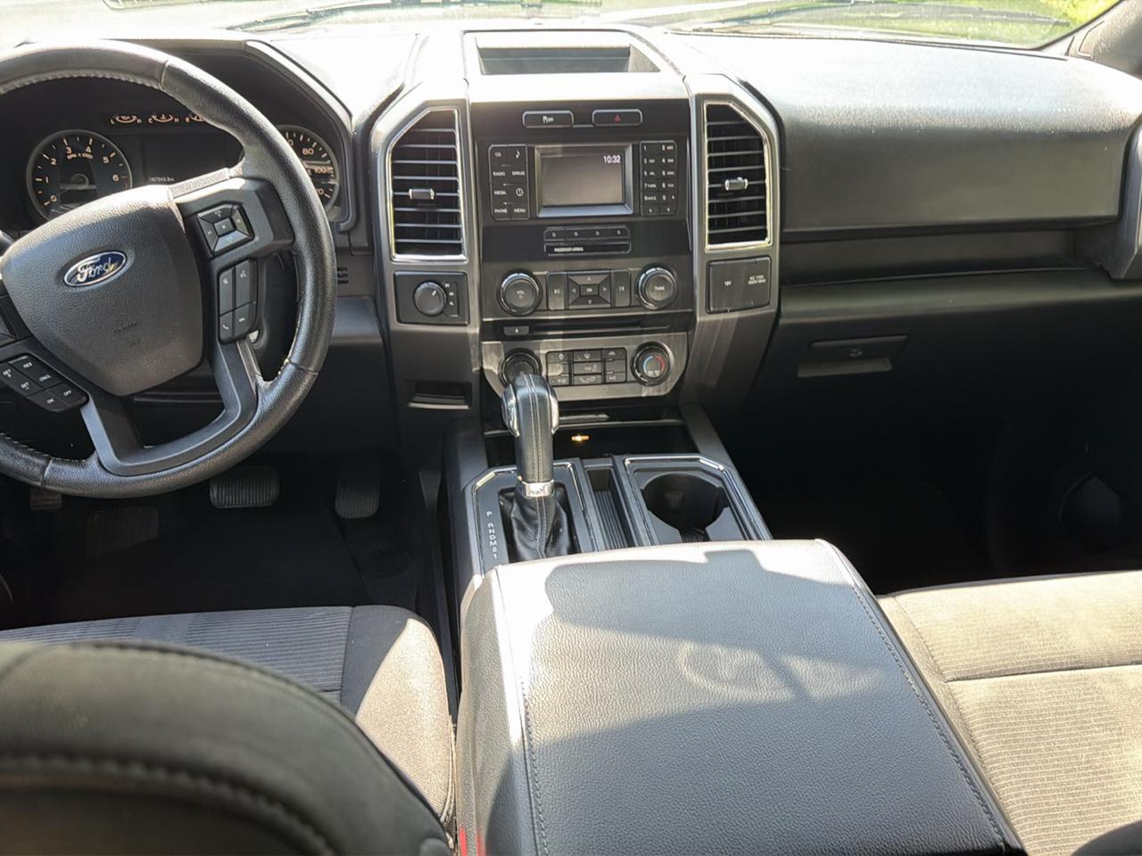 Ford F-150 4WD SuperCrew 145" XLT 2015