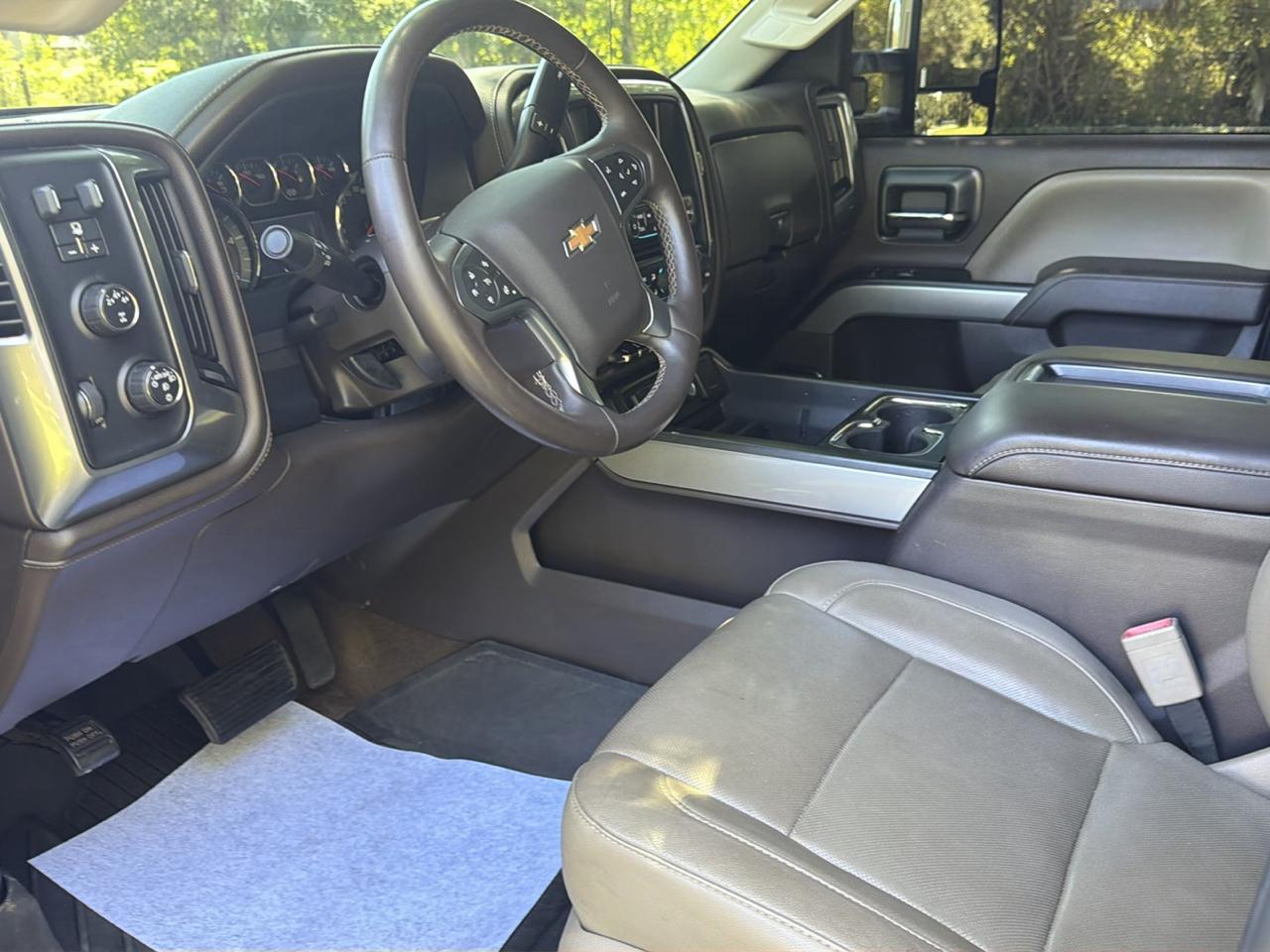 Chevrolet Silverado 2500HD Built After Aug 14 4WD Crew Cab 153.7" LTZ 2015