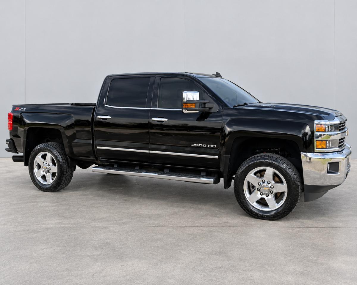 Chevrolet Silverado 2500HD Built After Aug 14 4WD Crew Cab 153.7" LTZ 2015