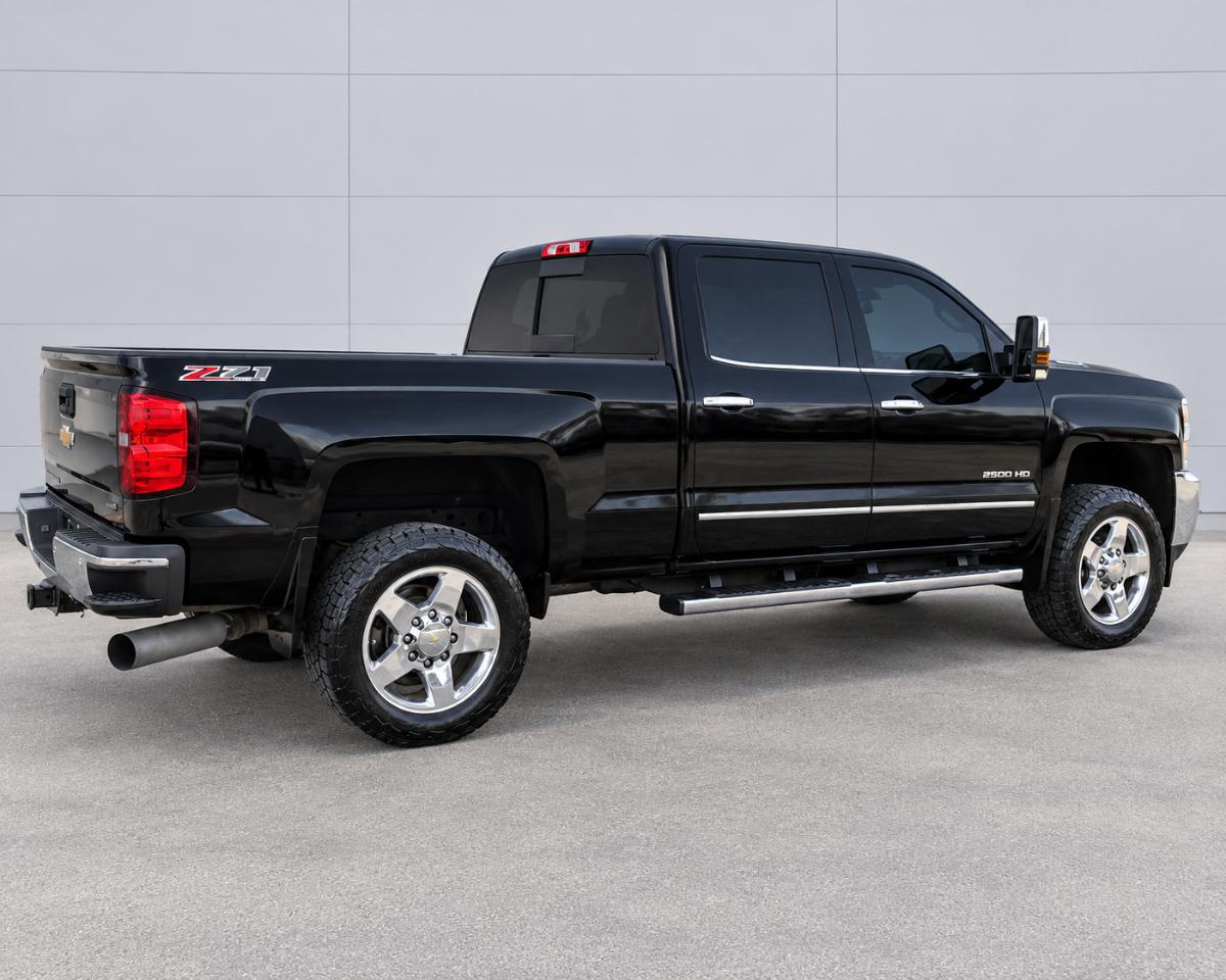 Chevrolet Silverado 2500HD Built After Aug 14 4WD Crew Cab 153.7" LTZ 2015