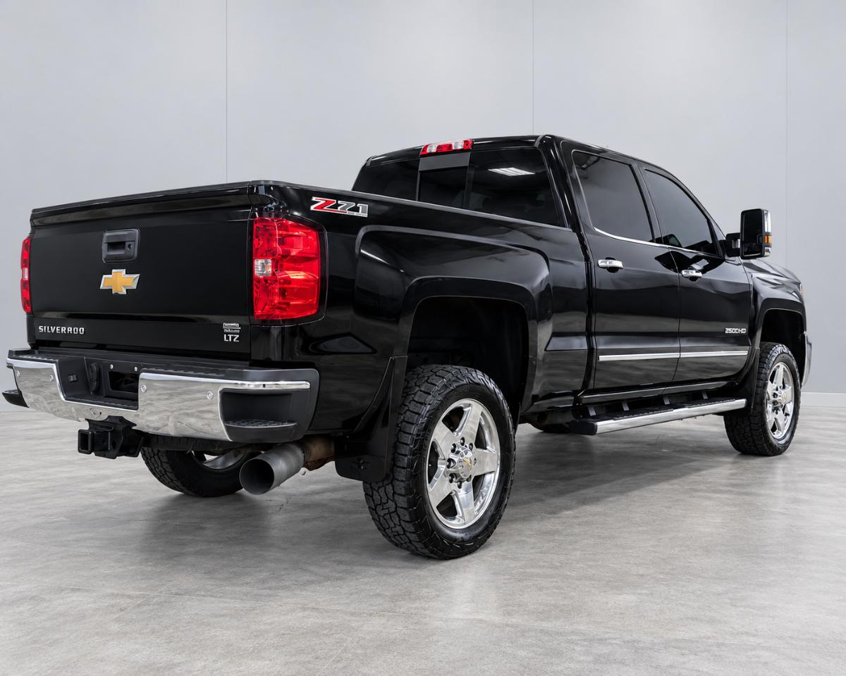 Chevrolet Silverado 2500HD Built After Aug 14 4WD Crew Cab 153.7" LTZ 2015