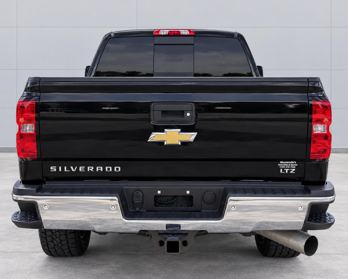 Chevrolet Silverado 2500HD Built After Aug 14 4WD Crew Cab 153.7" LTZ 2015