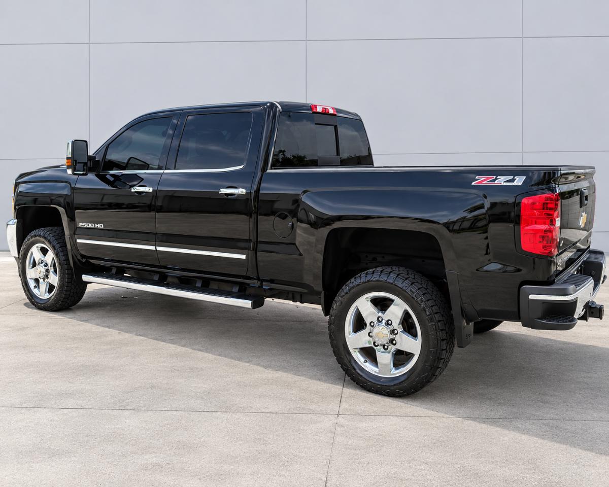 Chevrolet Silverado 2500HD Built After Aug 14 4WD Crew Cab 153.7" LTZ 2015