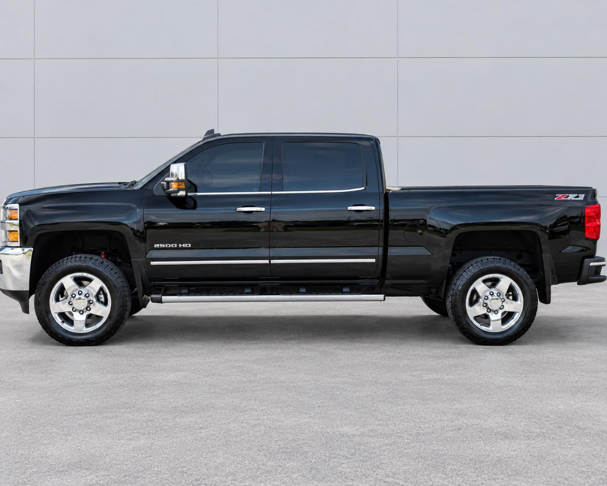 Chevrolet Silverado 2500HD Built After Aug 14 4WD Crew Cab 153.7" LTZ 2015
