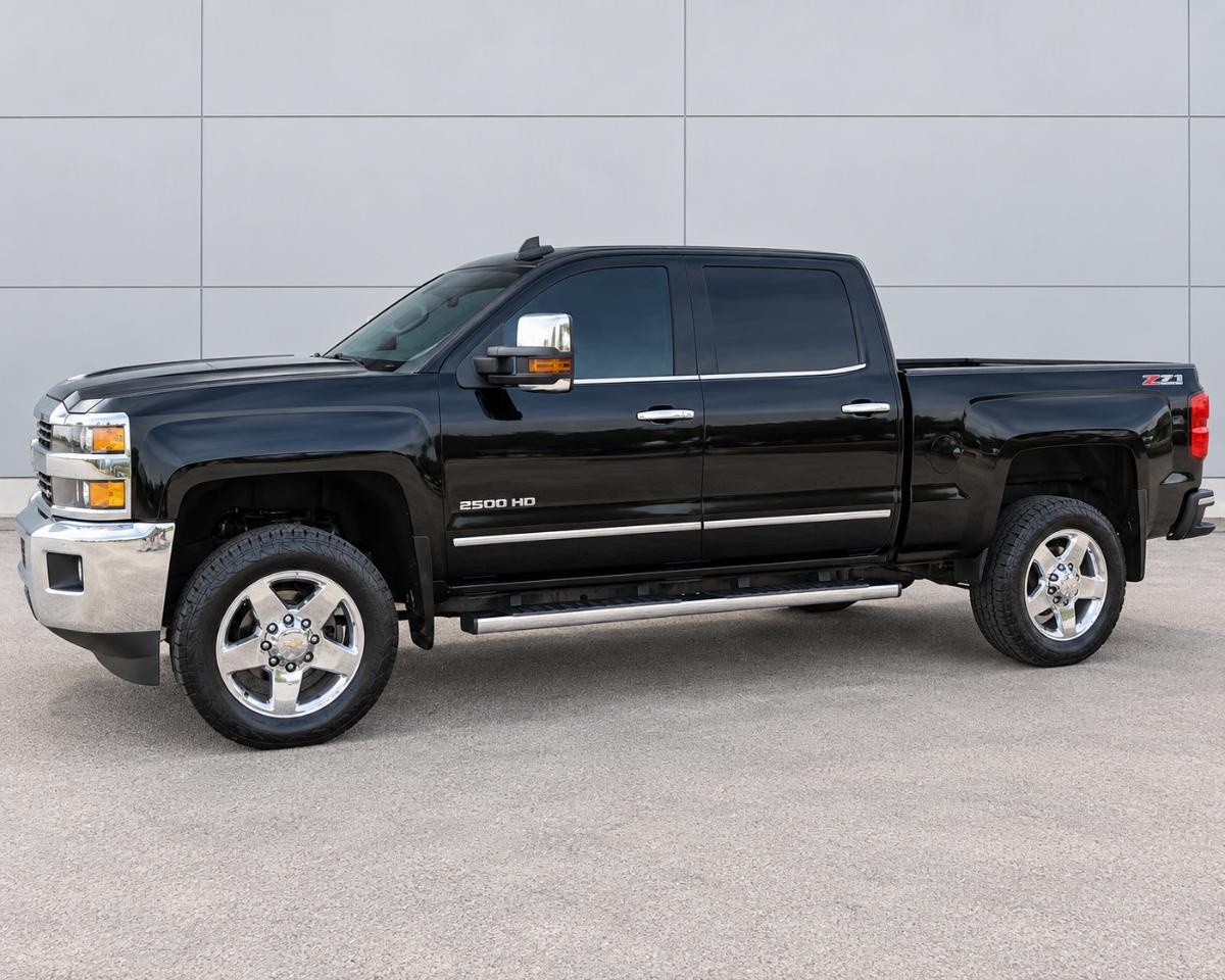 Chevrolet Silverado 2500HD Built After Aug 14 4WD Crew Cab 153.7" LTZ 2015