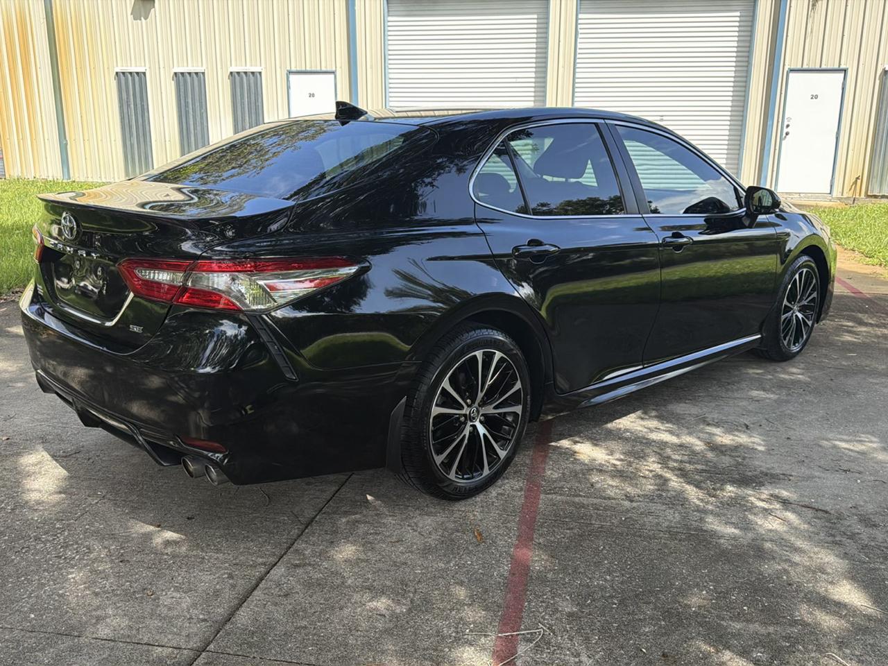 Toyota Camry XLE Auto (Natl) 2019