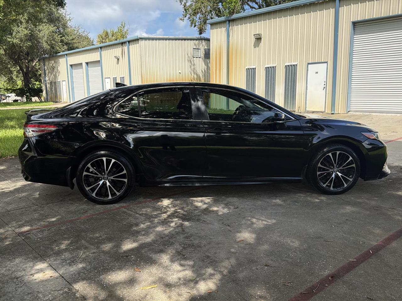 Toyota Camry XLE Auto (Natl) 2019
