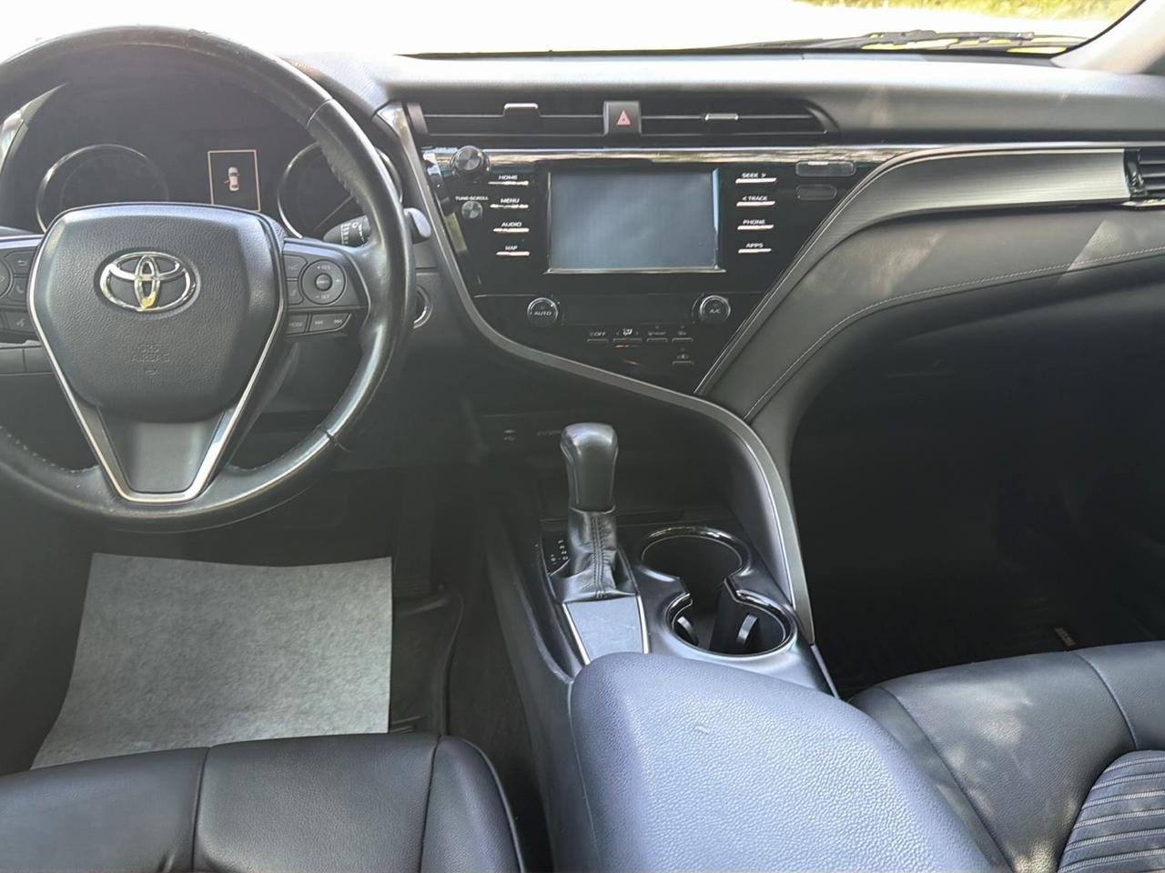 Toyota Camry XLE Auto (Natl) 2019