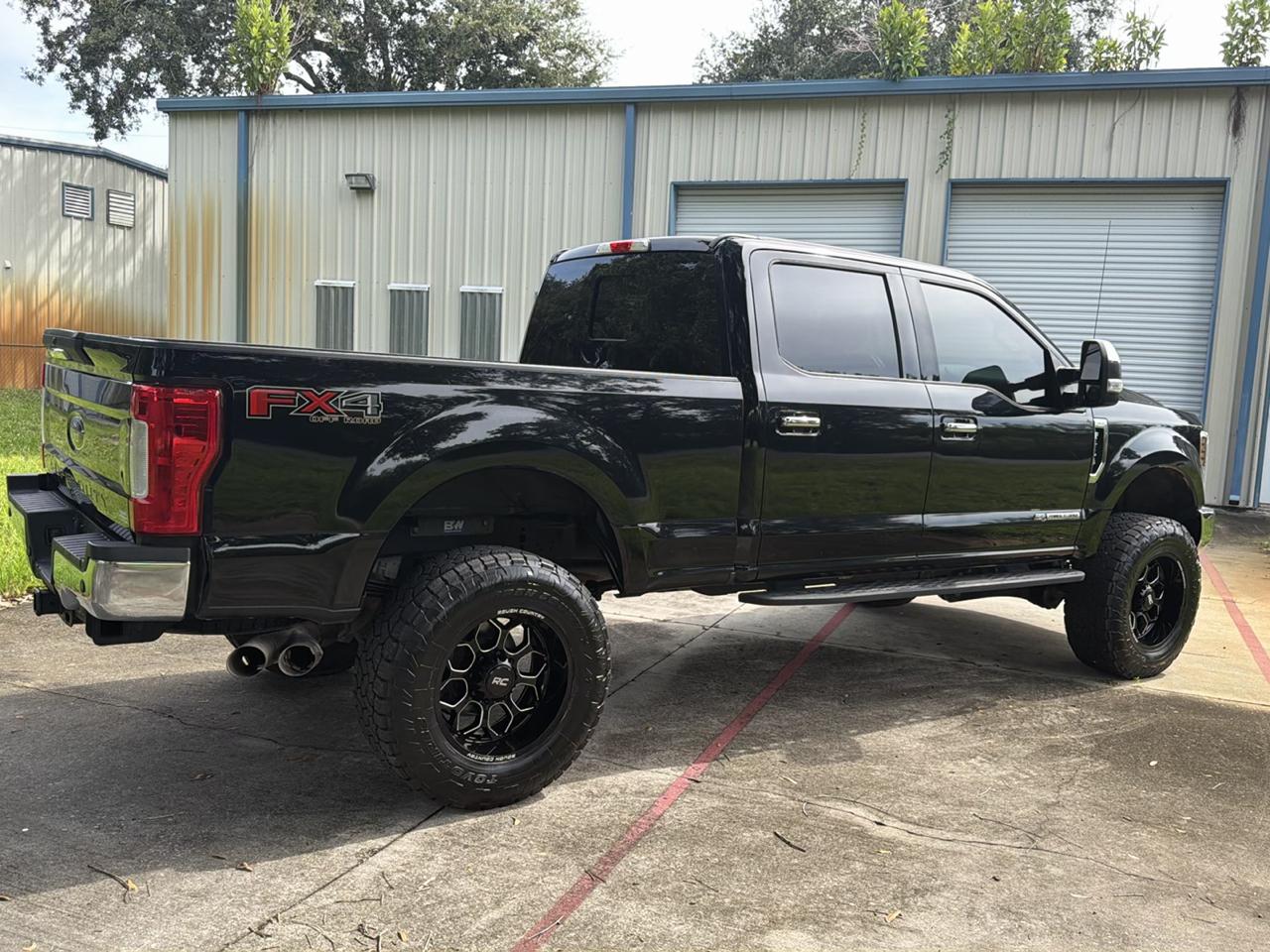 Ford Super Duty F-250 SRW XLT 4WD Crew Cab 8' Box 2018