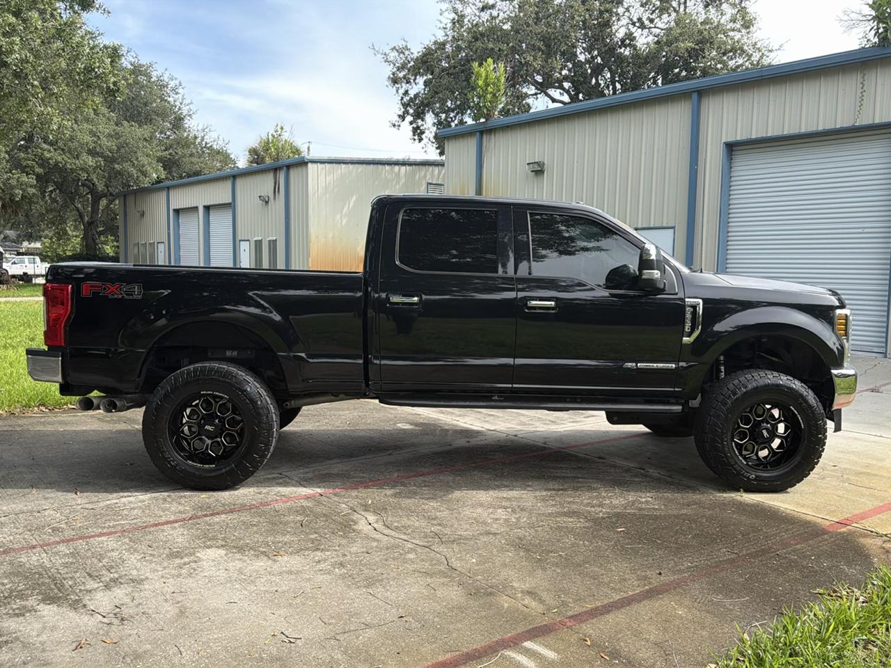 Ford Super Duty F-250 SRW XLT 4WD Crew Cab 8' Box 2018