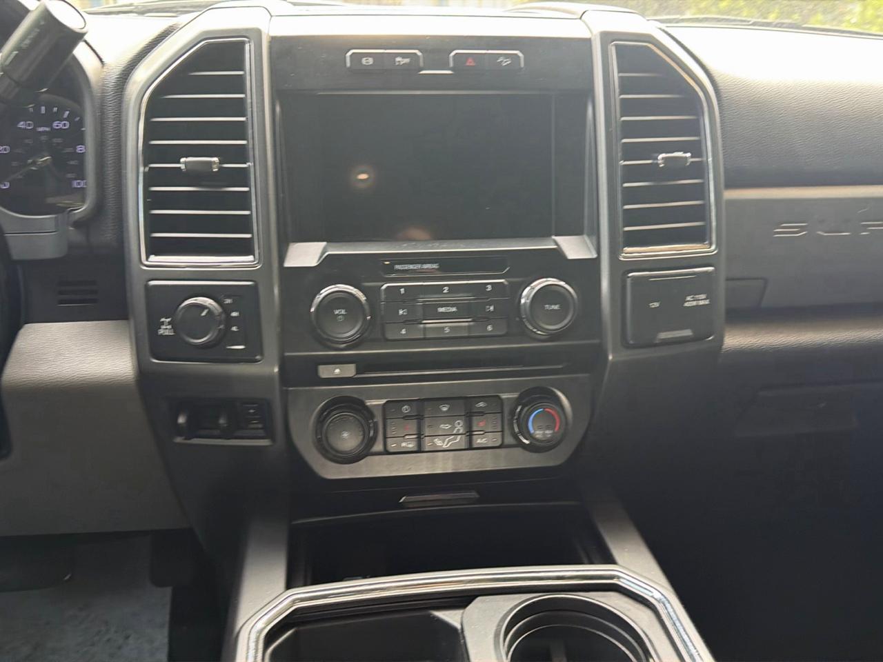 Ford Super Duty F-250 SRW XLT 4WD Crew Cab 8' Box 2018