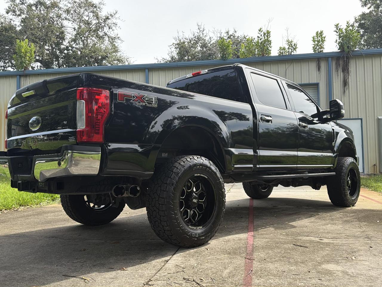 Ford Super Duty F-250 SRW XLT 4WD Crew Cab 8' Box 2018