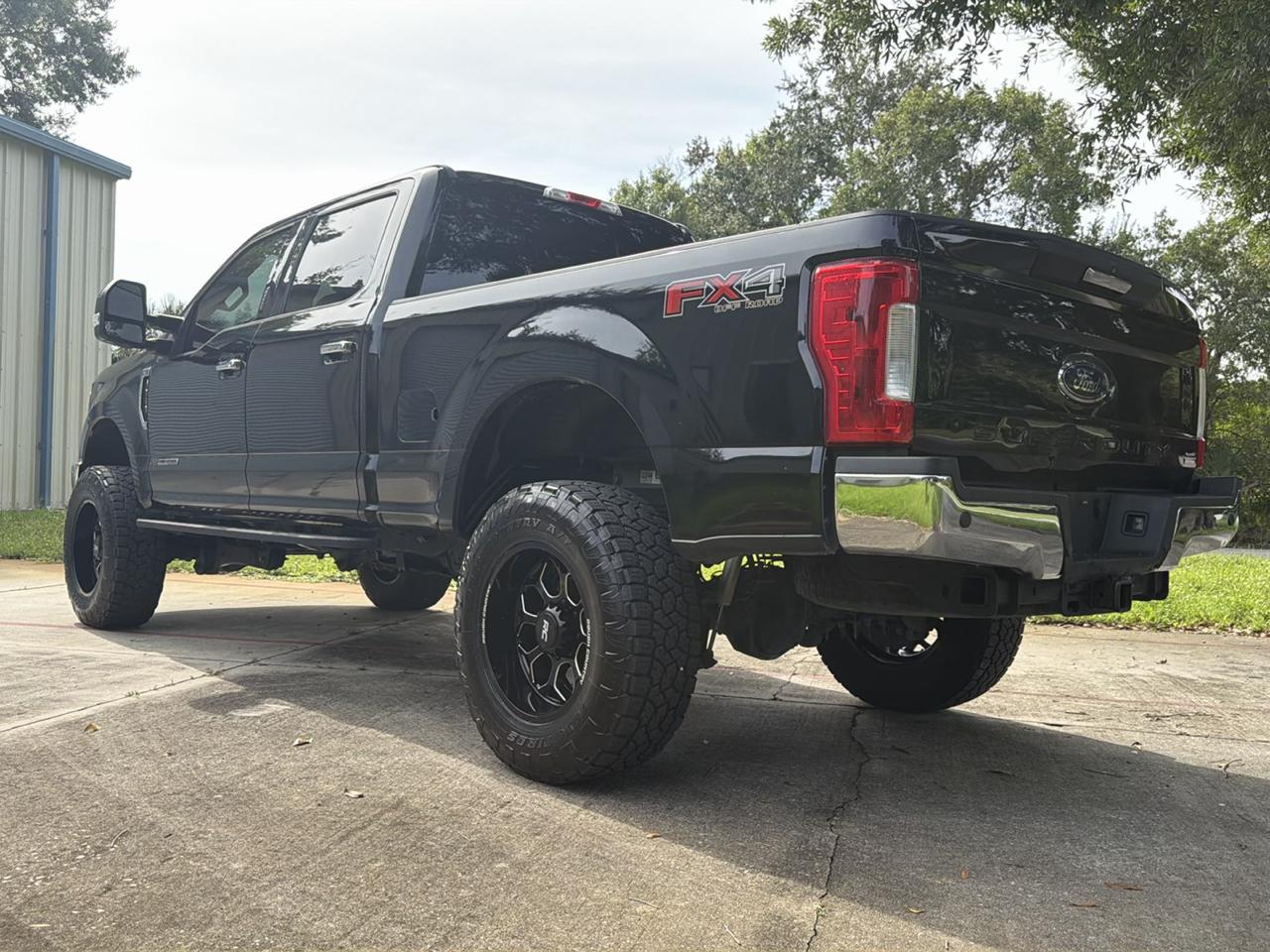 Ford Super Duty F-250 SRW XLT 4WD Crew Cab 8' Box 2018