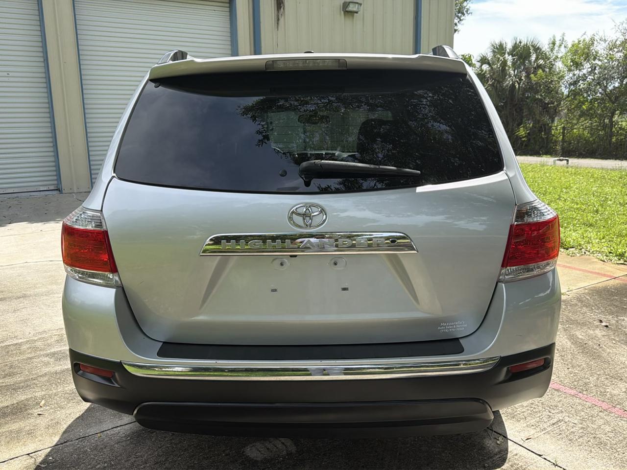 Toyota Highlander FWD 4dr V6 Limited (Natl) 2012