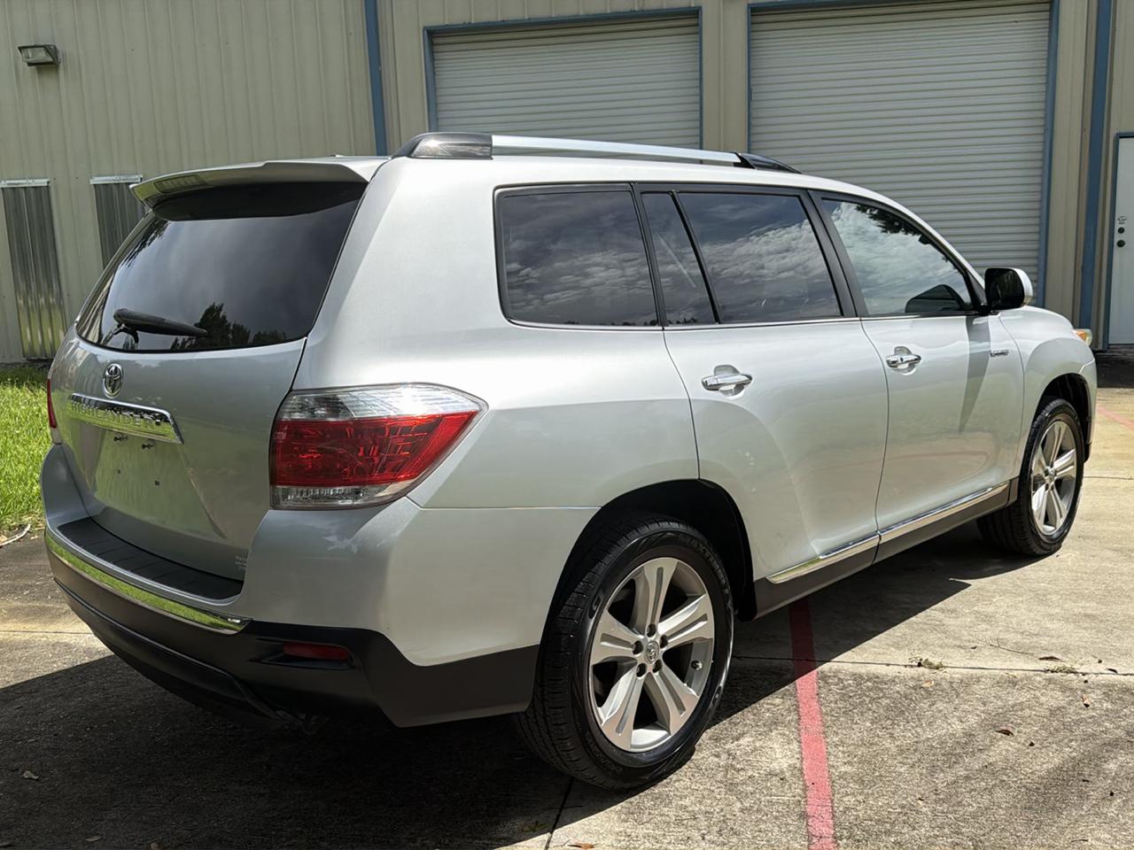 Toyota Highlander FWD 4dr V6 Limited (Natl) 2012