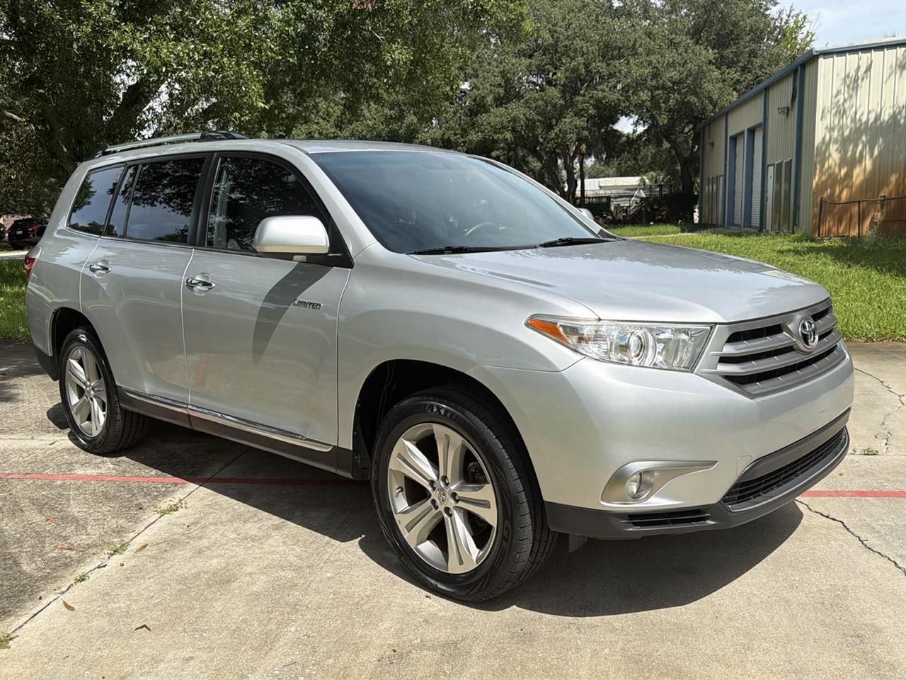 Toyota Highlander FWD 4dr V6 Limited (Natl) 2012