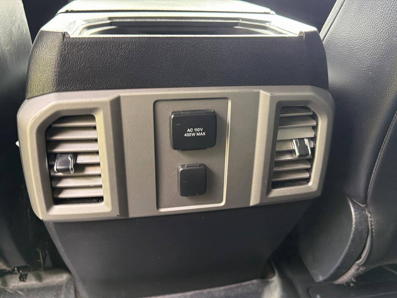 Ford Super Duty F-250 SRW Lariat 4WD Crew Cab 8' Box 2017