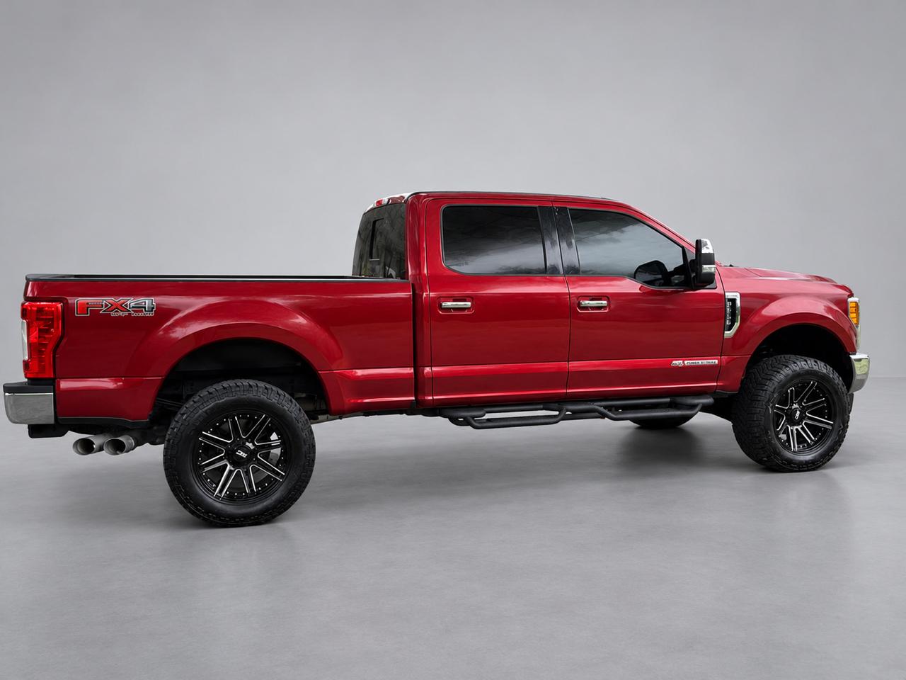 Ford Super Duty F-250 SRW Lariat 4WD Crew Cab 8' Box 2017