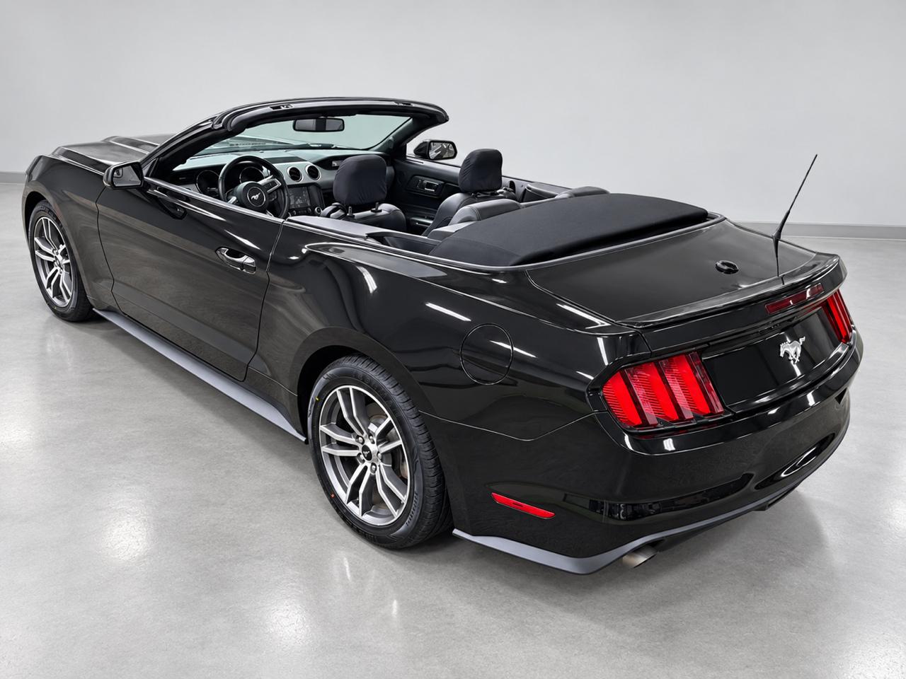 Ford Mustang 2dr Conv EcoBoost Premium 2016