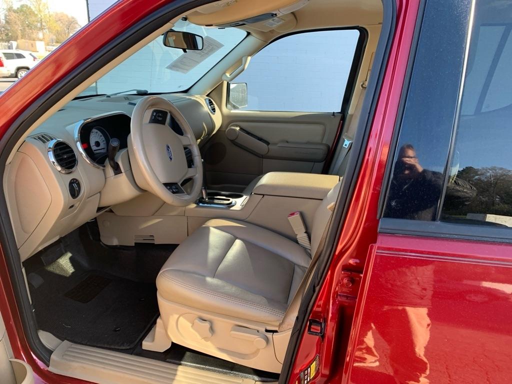 Ford Explorer Sport Trac XLT 4.0L 2WD 2010