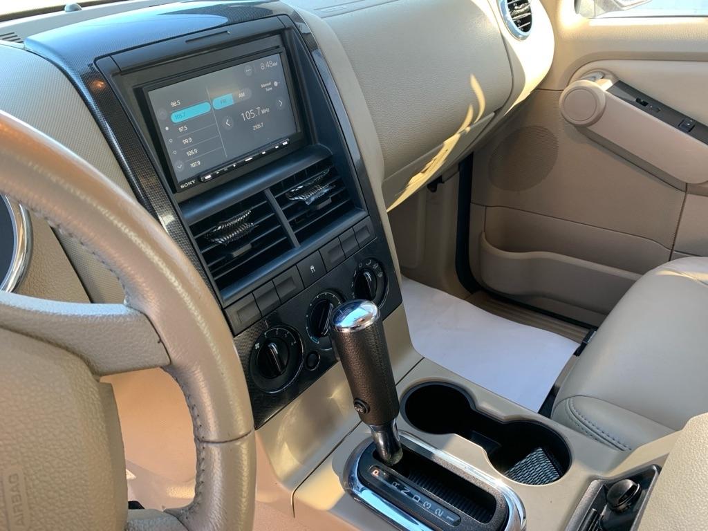 Ford Explorer Sport Trac XLT 4.0L 2WD 2010