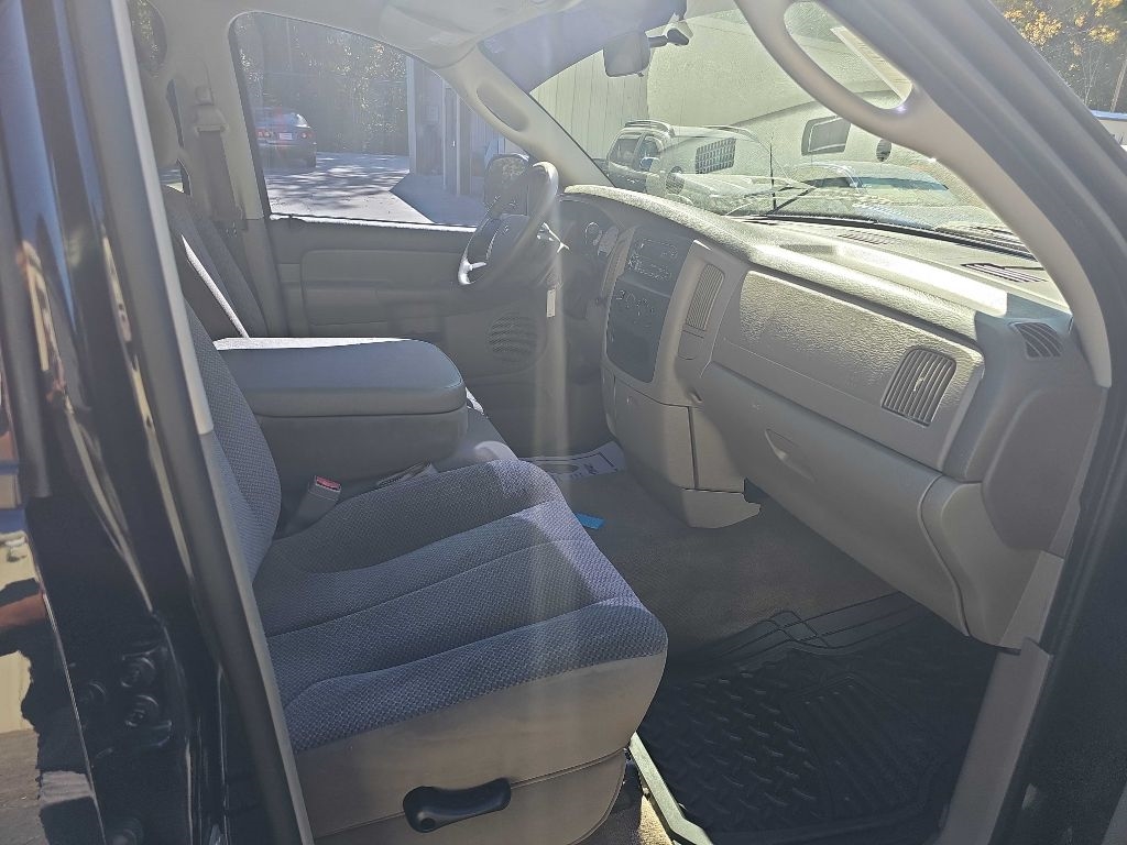 Dodge Ram 1500 ST Quad Cab 2WD 2004