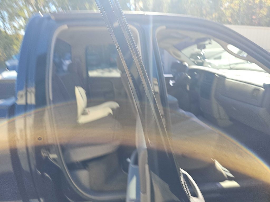 Dodge Ram 1500 ST Quad Cab 2WD 2004