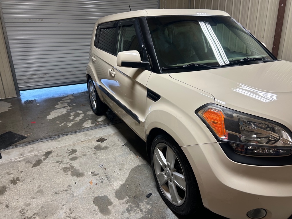 Kia Soul + 2011