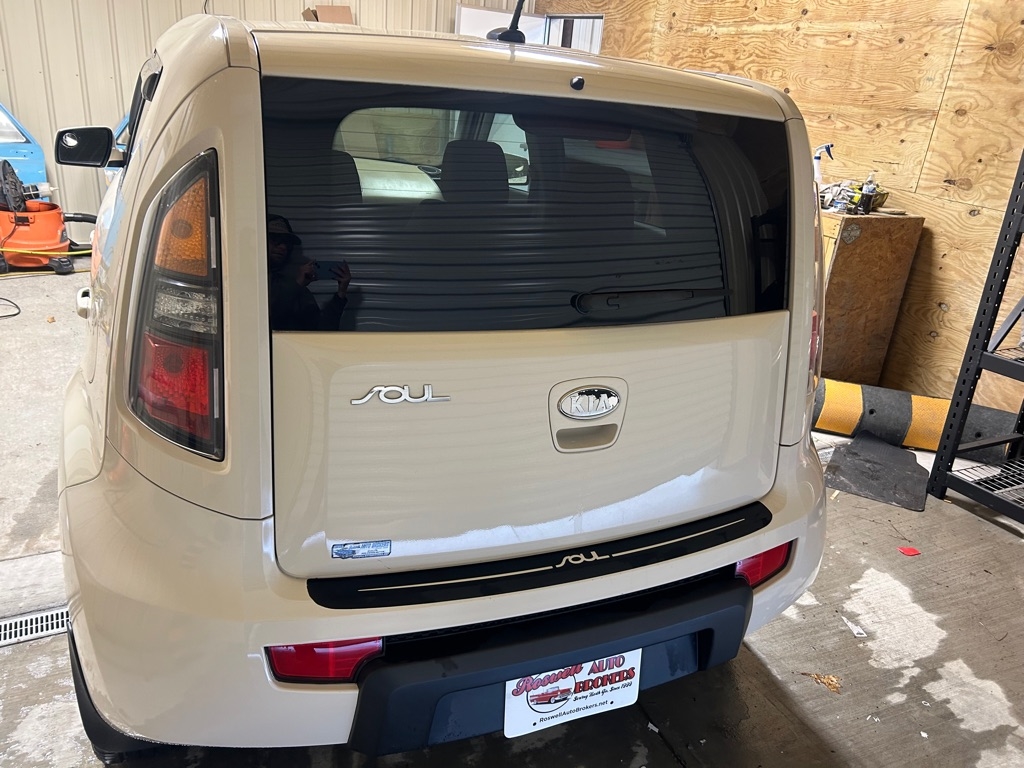 Kia Soul + 2011