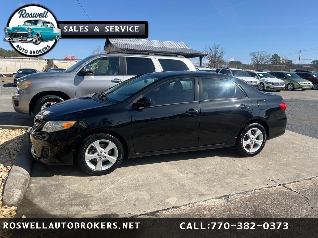 Toyota Corolla Base 5-Speed MT 2011