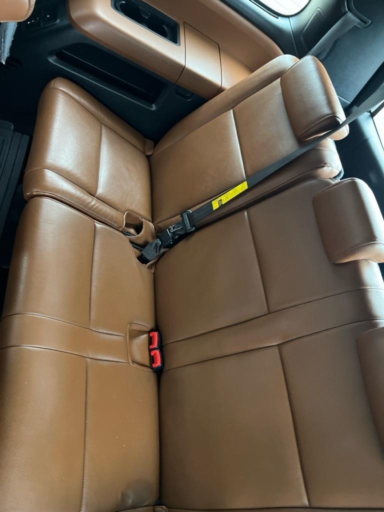 Toyota Sequoia Plantium 2WD 2010